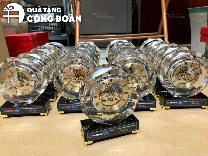 qua-tang-cong-doan-truong-hoc-37