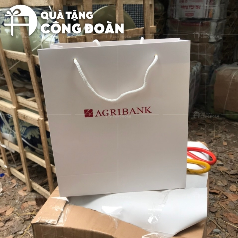 qua-tang-ngan-hang-agribank-3