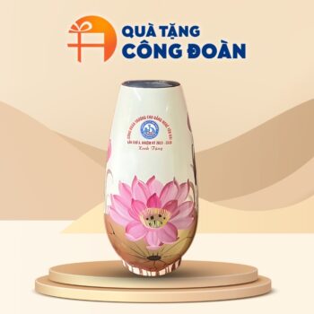 binh-hoa-in-logo-qua-tang-cong-doan-cao-dang-nghe-yen-bai (1)