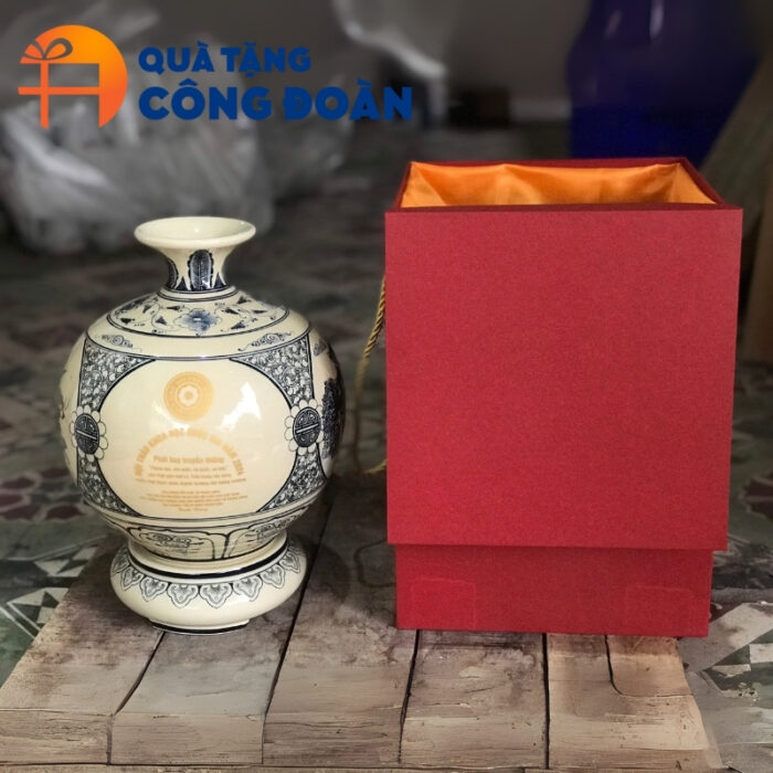 Bình hút lộc in logo đi kèm hộp đựng quà lót lụa cao cấp