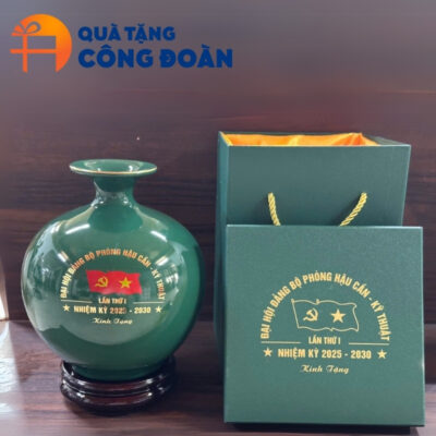 Hình ảnh thực tế bình hút lộc in logo kèm hộp quà lót lụa cao cấp
