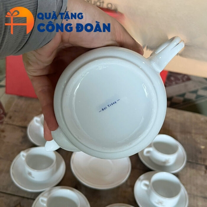 Bộ ấm chén sứ trắng dáng bưởi cành in logo quà tặng công đoàn AC-06 - Hình ảnh 4