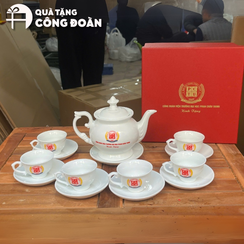 bo-am-chen-tra-in-logo-qua-tang-cong-doan (1)