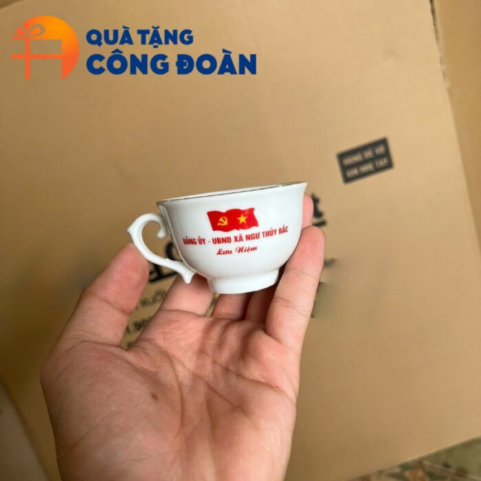Bộ ấm chén trắng in logo quà tặng công đoàn dáng thần đèn AC-10 - Hình ảnh 5