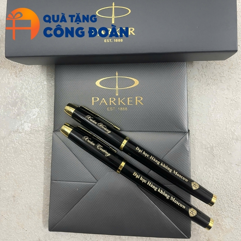 Bút kỳ kim loại được đựng trong hộp quà cao cấp