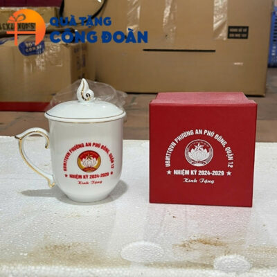 Cốc sứ in logo quà tặng đi kèm hộp quà lót lụa cao cấp