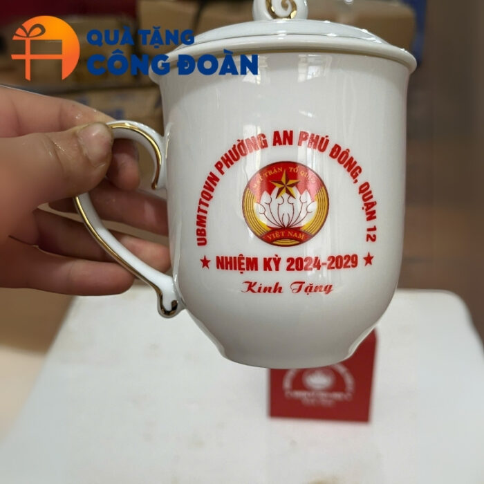 Cốc sứ trắng nắp ngọn lửa in logo quà tặng công đoàn CS-07 - Hình ảnh 3