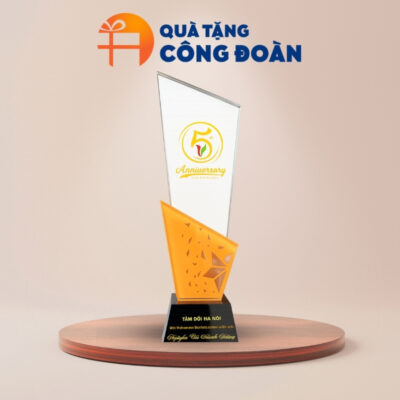 Kỷ niệm chương pha lê in logo quà tặng công đoàn KNC-01