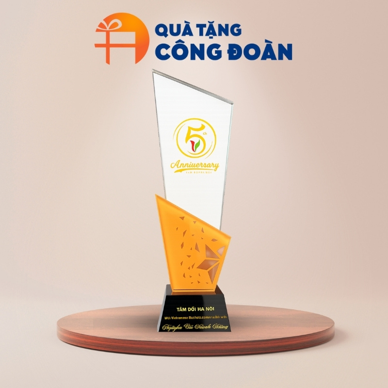 Kỷ niệm chương pha lê in logo quà tặng công đoàn KNC-01
