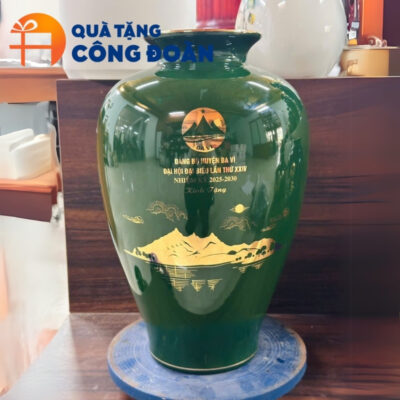 Logo, thông điệp được in decal sắc nét trên thân bình