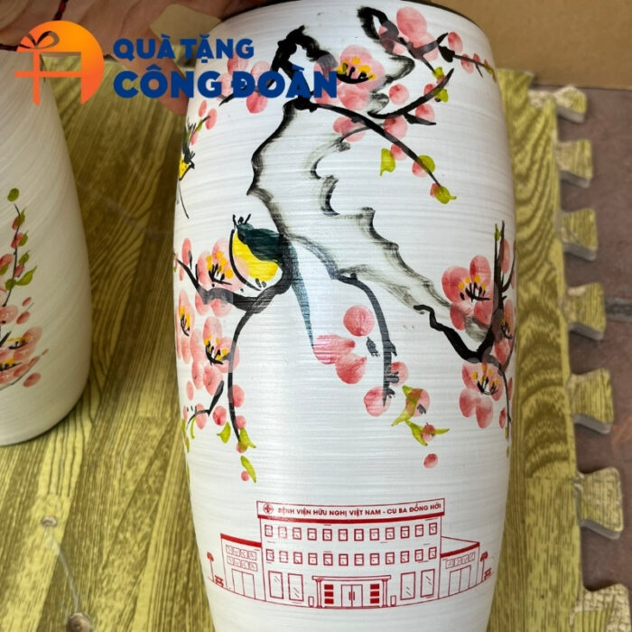 Lọ hoa men xước họa tiết hoa đào in logo đại hội LH-12 - Hình ảnh 4