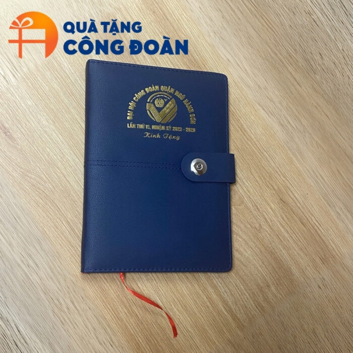 Sổ da màu xanh dương dán gáy khuy bấm in logo đại hội công đoàn SD-03 - Hình ảnh 3