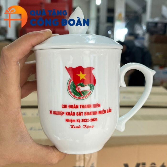 Cốc sứ in logo quà tặng Đại hội Đoàn dung tích 400ml vẽ sen xanh CS-16 - Hình ảnh 3