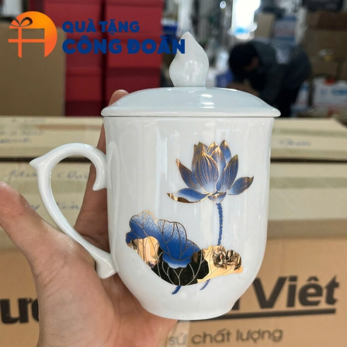 Cốc sứ in logo quà tặng Đại hội Đoàn dung tích 400ml vẽ sen xanh CS-16 - Hình ảnh 4