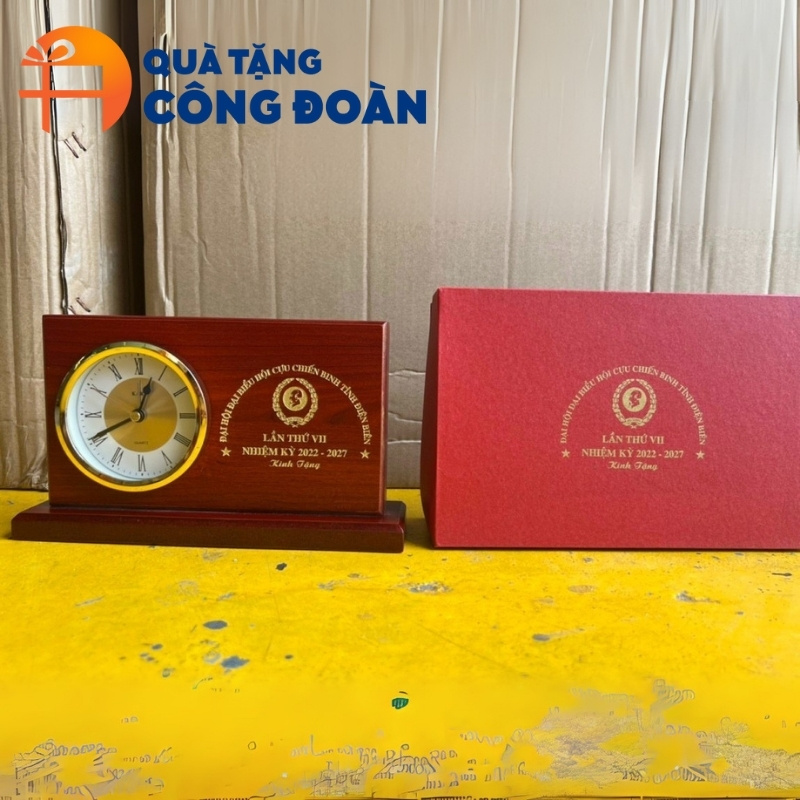 Sản phẩm đi kèm hộp quà cao cấp có in logo