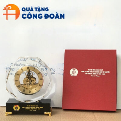 Alternative view of Đồng hồ để bàn pha lê tròn in logo quà tặng Đại hội DH-04