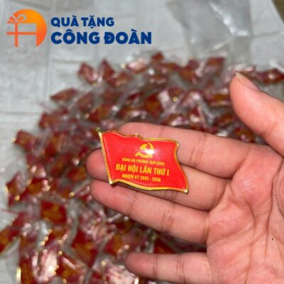 Sản phẩm có hình lá cờ đặc trưng cho các dịp Đại hội