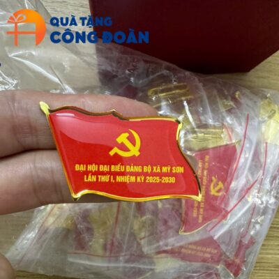 Sản phẩm có hình lá cờ đặc trưng cho các dịp Đại hội