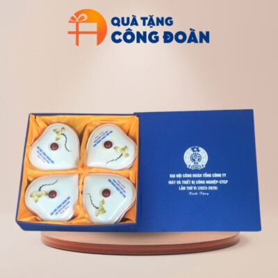 Khay mứt in logo dáng trái tim quà tặng Đại hội vẽ vàng hoa sen KM-03