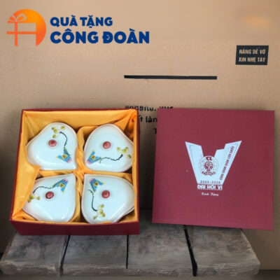 Alternative view of Khay mứt quà tặng Đại hội in logo dáng trái tim họa tiết hoa sen KM-04