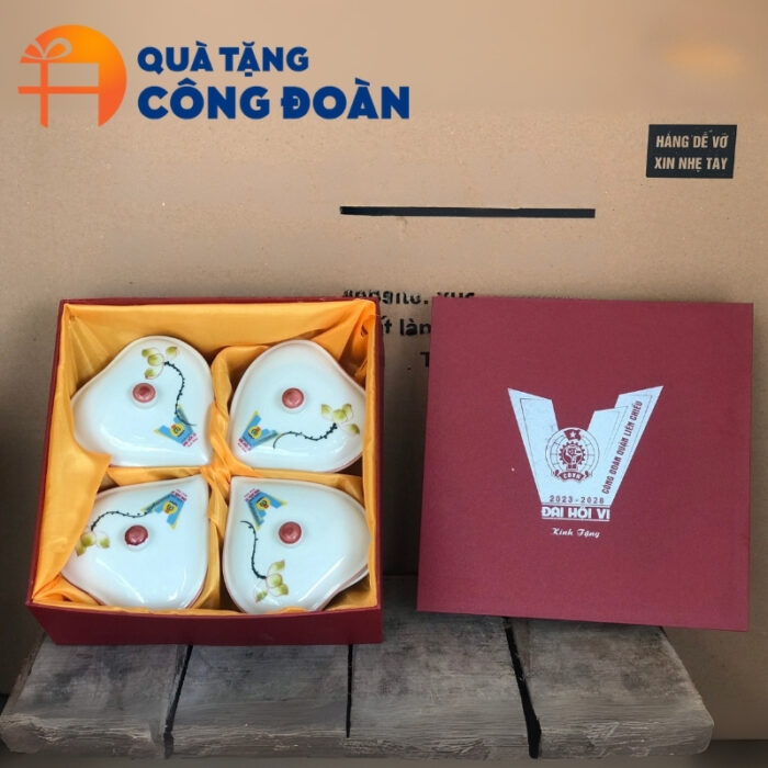 Khay mứt quà tặng Đại hội in logo dáng trái tim họa tiết hoa sen KM-04 - Hình ảnh 2