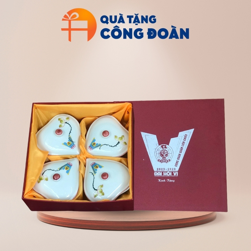 Khay mứt quà tặng Đại hội in logo dáng trái tim họa tiết hoa sen KM-04