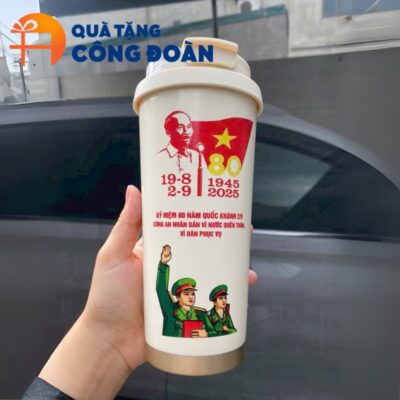 Sản phẩm được in thông điệp Quốc Khánh sắc nét
