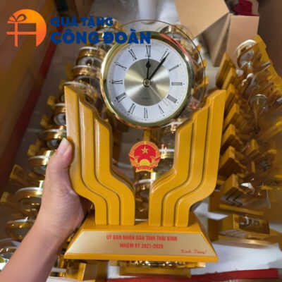 Cận cảnh logo và thông điệp được in nổi bật trên sản phẩm