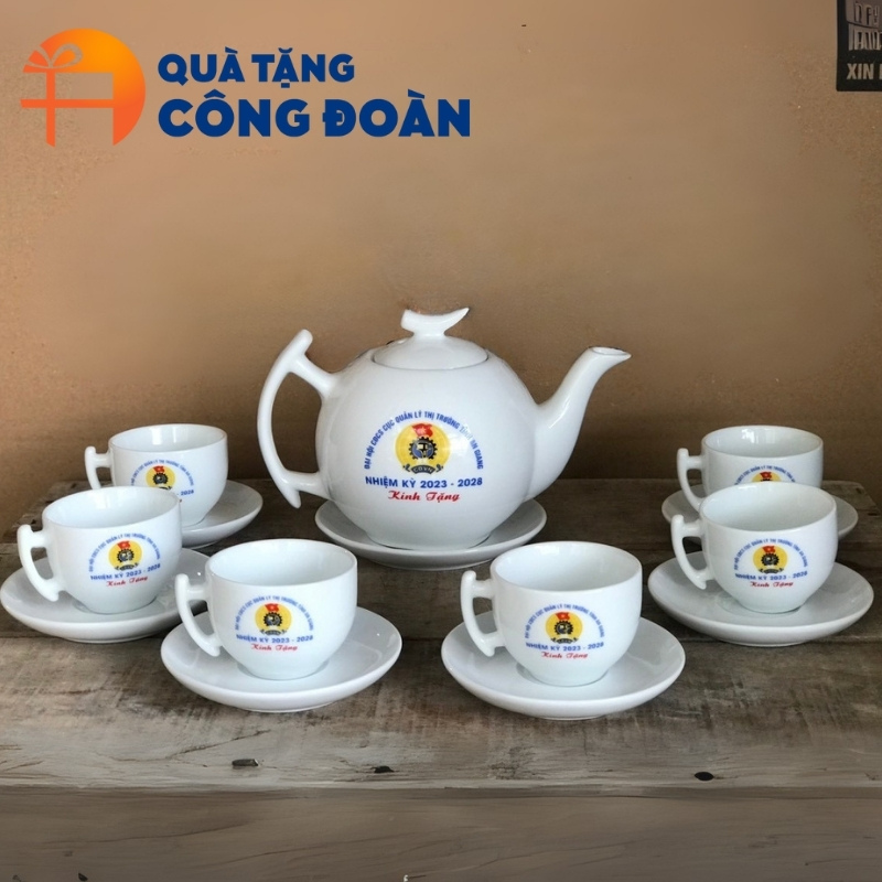 Bộ ấm chén sẽ là lựa chọn hàng đầu cho quà tặng đại hội