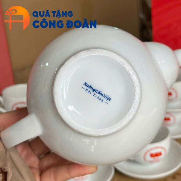 Quà tặng Đại hội bộ ấm chén uống trà in logo dáng camellia kẻ chỉ vàng AC-24 - Hình ảnh 4