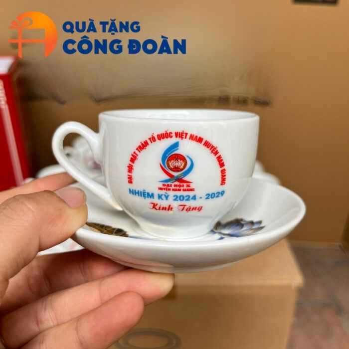 Bộ ấm chén uống trà sứ trắng quà tặng Đại hội in logo dáng bưởi lửa AC-27 - Hình ảnh 7