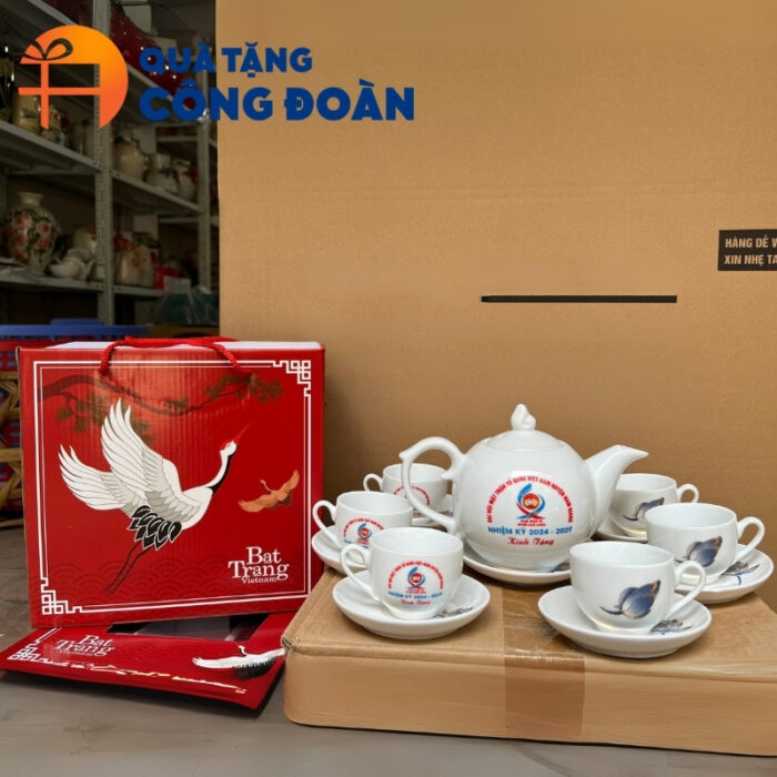 Bộ ấm chén uống trà sứ trắng quà tặng Đại hội in logo dáng bưởi lửa AC-27 - Hình ảnh 3