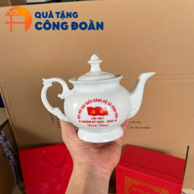 Alternative view of Quà tặng Đại hội Đảng bộ ấm trà in logo dáng đài cát sứ trắng AC-22
