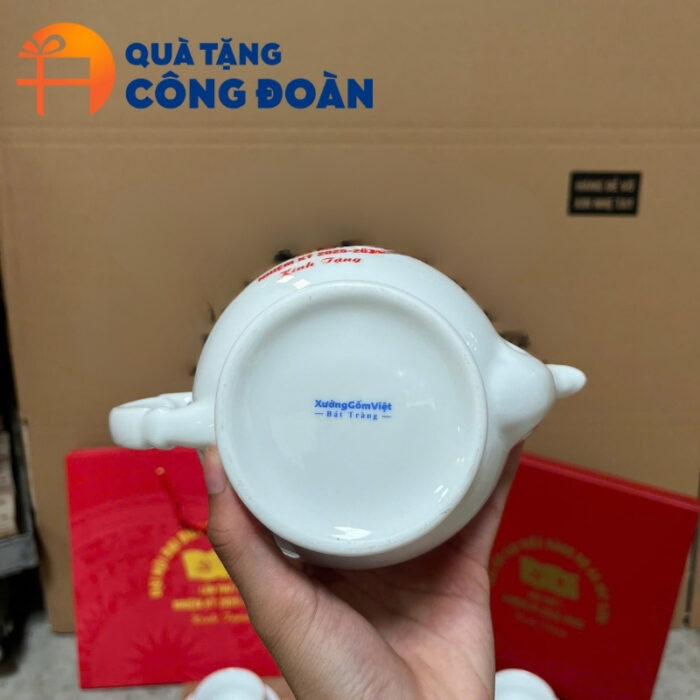 Quà tặng Đại hội Đảng bộ trà in logo dáng đài cát kẻ chỉ vàng AC-21 - Hình ảnh 4