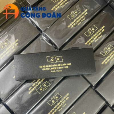 Sản phẩm được đựng trong hộp quà cao cấp
