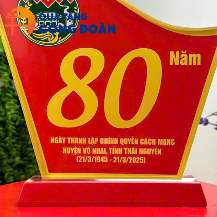 Cận cảnh thông điệp sự kiện được in nổi bật trên sản phẩm