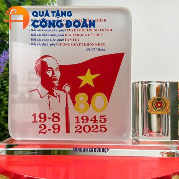 Cận cảnh thông điệp sự kiện được in nổi bật trên sản phẩm