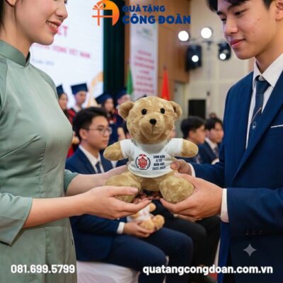 Gấu bông in logo Công đoàn màu nâu áo màu trắng 25cm