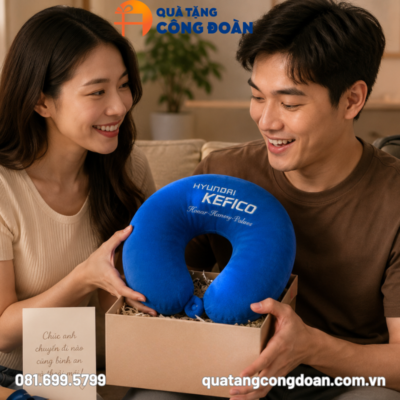 Gối chữ U vải Velboa ruột bông màu xanh dương in logo quà tặng công đoàn